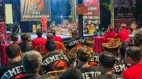 KOSTER sedang orasi politik di depan kader undangan peringatan HUT ke-51 PDIP, Rabu (10/1/2024) malam. Foto: ist KOSTER sedang orasi politik di depan kader undangan peringatan HUT ke-51 PDIP, Rabu (10/1/2024) malam. Foto: ist