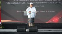 I Dewa Agung Gede Lidartawan saat memimpin penananam pohon di Lapangan Wayan Bulit Serangan, Denpasar Selatan. Foto: ist I Dewa Agung Gede Lidartawan saat memimpin penananam pohon di Lapangan Wayan Bulit Serangan, Denpasar Selatan. Foto: ist