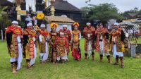PARA seniman foto bersamaa usia ngayah serangkaian bhakti penganyar di Pura Basukian Puseh Jagat Besakih, 26 Januari 2024, terkait upacara Nubung Pedagingan dan Purnama Kawulu. Foto: ist PARA seniman foto bersamaa usia ngayah serangkaian bhakti penganyar di Pura Basukian Puseh Jagat Besakih, 26 Januari 2024, terkait upacara Nubung Pedagingan dan Purnama Kawulu. Foto: ist