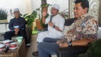 HAERUL Warisin (kanan) saat bersama para petinggi ormas Nahdatul Wathan (NW). Foto: ist HAERUL Warisin (kanan) saat bersama para petinggi ormas Nahdatul Wathan (NW). Foto: ist