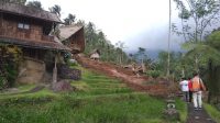 TANAH longsor di Vila Yeh Baat, Desa Jatiluwih, Kecamatan Penebel, Tabanan, yang menewaskan dua WNA. Foto: ist TANAH longsor di Vila Yeh Baat, Desa Jatiluwih, Kecamatan Penebel, Tabanan, yang menewaskan dua WNA. Foto: ist