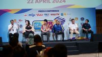 EXECUTIVE Vice President Komunikasi Korporat dan TJSL PLN Gregorius Adi Trianto (kiri) saat menyampaikan paparan terkait dukungan PLN terhadap olahraga voli Indonesia dalam Konferensi Pers PLN Mobile Proliga 2024 di Jakarta, Senin (22/4/2024). Turut hadir dalam acara tersebut Ketua Umum Persatuan Bola Voli Seluruh Indonesia (PBVSI) Komjen Pol (P) Drs. Imam Sudjarwo, M.Si (tiga dari kanan) dan Wakil Direktur Proliga dan Ketua Bidang Kompetisi PBVSI Reginald C. Nelwan (dua dari kanan). Foto: ist EXECUTIVE Vice President Komunikasi Korporat dan TJSL PLN Gregorius Adi Trianto (kiri) saat menyampaikan paparan terkait dukungan PLN terhadap olahraga voli Indonesia dalam Konferensi Pers PLN Mobile Proliga 2024 di Jakarta, Senin (22/4/2024). Turut hadir dalam acara tersebut Ketua Umum Persatuan Bola Voli Seluruh Indonesia (PBVSI) Komjen Pol (P) Drs. Imam Sudjarwo, M.Si (tiga dari kanan) dan Wakil Direktur Proliga dan Ketua Bidang Kompetisi PBVSI Reginald C. Nelwan (dua dari kanan). Foto: ist