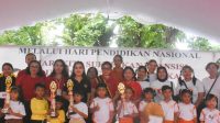 BUNDA PAUD Kota Denpasar, Sagung Antari Jaya Negara, foto bersama anak-anak PAUD yang meraih juara pada lomba kreativitas anak didik PAUD bersama orang tua di Taman Lumintang Denpasar, Jumat (31/5/2024). Foto: ist BUNDA PAUD Kota Denpasar, Sagung Antari Jaya Negara, foto bersama anak-anak PAUD yang meraih juara pada lomba kreativitas anak didik PAUD bersama orang tua di Taman Lumintang Denpasar, Jumat (31/5/2024). Foto: ist