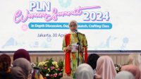 DIREKTUR Keuangan PLN sekaligus Ketua Umum Srikandi PLN, Sinthya Roesly, saat menyampaikan sambutan. Foto: ist DIREKTUR Keuangan PLN sekaligus Ketua Umum Srikandi PLN, Sinthya Roesly, saat menyampaikan sambutan. Foto: ist