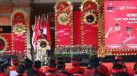 RIBUAN kader PDIP menghadiri acara konsolidasi internal partai persiapan Pilkada Serentak 2024 di Gedung Kesenian I Ketut Marya, Tabanan Senin (6/5/2024). Dibuka Ketua DPC PDIP Tabanan, I Komang Gede Sanjaya; konsolidasi juga dihadiri Ketua DPD PDIP Bali, Wayan Koster. Foto: ist RIBUAN kader PDIP menghadiri acara konsolidasi internal partai persiapan Pilkada Serentak 2024 di Gedung Kesenian I Ketut Marya, Tabanan Senin (6/5/2024). Dibuka Ketua DPC PDIP Tabanan, I Komang Gede Sanjaya; konsolidasi juga dihadiri Ketua DPD PDIP Bali, Wayan Koster. Foto: ist