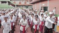 ACARA pencatatan rekor MURI “Edukasi Cinta Bangga dan Paham Rupiah” dengan jumlah pelajar terbanyak pada Kamis (2/5/2024) yang dipusatkan di SMPN 2 Denpasar. Foto: ist ACARA pencatatan rekor MURI “Edukasi Cinta Bangga dan Paham Rupiah” dengan jumlah pelajar terbanyak pada Kamis (2/5/2024) yang dipusatkan di SMPN 2 Denpasar. Foto: ist