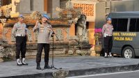 KABID Propam Polda Bali, Kombes Ketut Agus Kusmayadi, saat pimpin apel pagi di halaman belakang Mako Polda Bali, Jumat (14/6/2024). Ia mengingatkan dan menegaskan akan menindak tegas personel yang terbukti terlibat judi online. Foto: ist KABID Propam Polda Bali, Kombes Ketut Agus Kusmayadi, saat pimpin apel pagi di halaman belakang Mako Polda Bali, Jumat (14/6/2024). Ia mengingatkan dan menegaskan akan menindak tegas personel yang terbukti terlibat judi online. Foto: ist