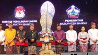 PELUNCURAN tahapan, maskot dan jingle Pilkada Bangli yang digelar KPU Bangli, Sabtu (8/6/2024) malam. Foto: ist PELUNCURAN tahapan, maskot dan jingle Pilkada Bangli yang digelar KPU Bangli, Sabtu (8/6/2024) malam. Foto: ist