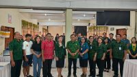 KEPALA SMP PGRI 2 Denpasar, Ayu Sri Wahyuni, bersama Nengah Madiadnyana, serta narasumber foto bersama saat workshop review kurikulum tahun ajaran 2024/2025, Selasa (11/6/2024). Foto: ist KEPALA SMP PGRI 2 Denpasar, Ayu Sri Wahyuni, bersama Nengah Madiadnyana, serta narasumber foto bersama saat workshop review kurikulum tahun ajaran 2024/2025, Selasa (11/6/2024). Foto: ist