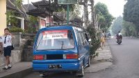 ARMADA angkutan siswa gratis saat menunggu siswa di depan Kantor Desa Bunutin, Kecamatan Bangli. Dari 68 desa di Kabupaten Bangli, baru Desa Bunutin di Kecamatan Bangli yang memiliki program angkutan siswa gratis dengan menggandeng pemilik angkutan perdesaan. Foto: ist ARMADA angkutan siswa gratis saat menunggu siswa di depan Kantor Desa Bunutin, Kecamatan Bangli. Dari 68 desa di Kabupaten Bangli, baru Desa Bunutin di Kecamatan Bangli yang memiliki program angkutan siswa gratis dengan menggandeng pemilik angkutan perdesaan. Foto: ist