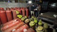 POLDA Bali kembali ungkap kasus pengoplosan gas LPG bersubsidi, Kamis (25/7/2024). Foto: ist POLDA Bali kembali ungkap kasus pengoplosan gas LPG bersubsidi, Kamis (25/7/2024). Foto: ist
