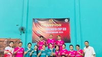 KETUA Umum PSTI (Persatuan Sepak Takraw Indonesia) Kota Denpasar, Farid Ahmad (kanan), foto bersama peraih juara kejuaraan sepak takraw Wali Kota Cup XIV tahun 2024 di aula SMPN 2 Denpasar. Foto: ist KETUA Umum PSTI (Persatuan Sepak Takraw Indonesia) Kota Denpasar, Farid Ahmad (kanan), foto bersama peraih juara kejuaraan sepak takraw Wali Kota Cup XIV tahun 2024 di aula SMPN 2 Denpasar. Foto: ist