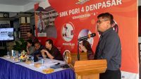 KEPALA SMK PGRI 4 Denpasar, I Ketut Suarya, saat workshop review Kurikulum 2013, Selasa (2/7/2024). Foto: tra KEPALA SMK PGRI 4 Denpasar, I Ketut Suarya, saat workshop review Kurikulum 2013, Selasa (2/7/2024). Foto: tra