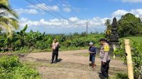 ANGGOTA Polsek Selemadeg Timur melakukan olah TKP curanmor di Banjar Dinas Apit Yeh, Desa Gunung Salak, Kecamatan Selemadeg Timur, Tabanan, Kamis (11/7/2024). Foto: ist ANGGOTA Polsek Selemadeg Timur melakukan olah TKP curanmor di Banjar Dinas Apit Yeh, Desa Gunung Salak, Kecamatan Selemadeg Timur, Tabanan, Kamis (11/7/2024). Foto: ist