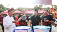 WALI Kota Jaya Negara didampingi Sekda Alit Wiradana bersama para tamu undangan serta masyarakat berbaur menikmati kuliner Nusantara yang dipamerkan dalam Semarak Agustus 2024 di Lapangan Puputan Badung I Gusti Ngurah Made Agung, Minggu (11/8/2024). Foto: ist WALI Kota Jaya Negara didampingi Sekda Alit Wiradana bersama para tamu undangan serta masyarakat berbaur menikmati kuliner Nusantara yang dipamerkan dalam Semarak Agustus 2024 di Lapangan Puputan Badung I Gusti Ngurah Made Agung, Minggu (11/8/2024). Foto: ist