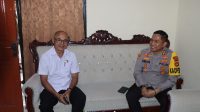 KETUA Bawaslu menyambut kedatangan Kapolres Gianyar. Foto: ist KETUA Bawaslu menyambut kedatangan Kapolres Gianyar. Foto: ist