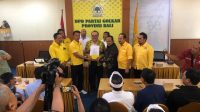 PASBALON Bupati-Wakil Bupati Tabanan, I Nyoman Mulyadi-I Nyoman Ardika, mendapat rekomendasi dari Partai Golkar yang diserahkan Ketua DPD Partai Golkar Bali, Nyoman Sugawa Korry, di DPD Golkar Bali, Selasa (27/8/2024). Foto: ist PASBALON Bupati-Wakil Bupati Tabanan, I Nyoman Mulyadi-I Nyoman Ardika, mendapat rekomendasi dari Partai Golkar yang diserahkan Ketua DPD Partai Golkar Bali, Nyoman Sugawa Korry, di DPD Golkar Bali, Selasa (27/8/2024). Foto: ist