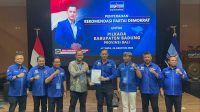 gus bota terima rekomendasi demokrat GUS Bota (empat kiri) menerima rekomendasi dari Ketua Umum Partai Demokrat, Agus Harimurti Yudhoyono, di Jakarta, Senin (26/8/2024) malam. Foto: IST