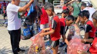SAMPAH plastik hasil kegiatan jalan sehat peduli lingkungan yang dilakukan oleh siswa SDN 2 Penatih bersama Komunitas Malu Dong. Foto: tra SAMPAH plastik hasil kegiatan jalan sehat peduli lingkungan yang dilakukan oleh siswa SDN 2 Penatih bersama Komunitas Malu Dong. Foto: tra