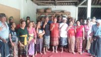 KAMPANYE dialogis calon Bupati Karangasem, I Gede Dana, di Kecamatan Sidemen, Minggu (6/10/2024) diminta memperbaiki irigasi untuk di Subak Umajero, dan Subak Babakan, Desa Wisma Kertha; serta pembangunan jembatan penghubung. Foto: ist KAMPANYE dialogis calon Bupati Karangasem, I Gede Dana, di Kecamatan Sidemen, Minggu (6/10/2024) diminta memperbaiki irigasi untuk di Subak Umajero, dan Subak Babakan, Desa Wisma Kertha; serta pembangunan jembatan penghubung. Foto: ist
