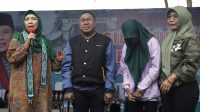 CALON Gubernur NTB nomor urut 1, Sitti Rohmi Djalilah (kiri), berdialog dengan dua penyandang difabel di Kota Mataram didampingi Sekretaris DPC PDIP Kota Mataram, Nyayu Ernawati (kanan). Foto: ist CALON Gubernur NTB nomor urut 1, Sitti Rohmi Djalilah (kiri), berdialog dengan dua penyandang difabel di Kota Mataram didampingi Sekretaris DPC PDIP Kota Mataram, Nyayu Ernawati (kanan). Foto: ist