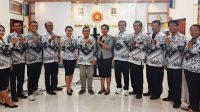 PGRI Provinsi Bali menyelenggarakan Pelatihan Guru Digital secara daring melalui zoom meeting. Acara ini mengusung tema “Pembelajaran dan Penguatan Karakter di Era 5.0” dan diikuti oleh ratusan guru dari seluruh Bali. Foto: ist PGRI Provinsi Bali menyelenggarakan Pelatihan Guru Digital secara daring melalui zoom meeting. Acara ini mengusung tema “Pembelajaran dan Penguatan Karakter di Era 5.0” dan diikuti oleh ratusan guru dari seluruh Bali. Foto: ist