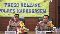 KAPOLRES Karangasem, AKBP I Nengah Sadiarta, memaparkan capaian kinerja Polres Karangasem selama tahun 2024 dalam jumpa pers akhir tahun di Aula Dhira Brata Polres Karangasem, Senin (30/12/2024). Foto: ist KAPOLRES Karangasem, AKBP I Nengah Sadiarta, memaparkan capaian kinerja Polres Karangasem selama tahun 2024 dalam jumpa pers akhir tahun di Aula Dhira Brata Polres Karangasem, Senin (30/12/2024). Foto: ist
