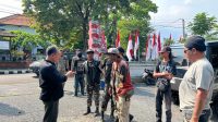 PETUGAS Satpol PP Tabanan melakukan penertiban dan pembinaan terhadap keberadaan pengamen anak punk dan badut jalanan, Kamis (30/1/2025). Foto: ist PETUGAS Satpol PP Tabanan melakukan penertiban dan pembinaan terhadap keberadaan pengamen anak punk dan badut jalanan, Kamis (30/1/2025). Foto: ist