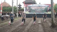 KAPOLDA Bali Pimpin Penanaman Jagung Serentak 1 Juta Hektar di Sibanggede. Foto: ist KAPOLDA Bali Pimpin Penanaman Jagung Serentak 1 Juta Hektar di Sibanggede. Foto: ist