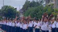 SISWA SMP Sapta Andika Denpasar saat melakukan Senam Anak Indonesia Hebat (SAIH) di hari pertama masuk semester genap tahun ajaran 2024/2025, Senin (6/1/2025). Foto: ist SISWA SMP Sapta Andika Denpasar saat melakukan Senam Anak Indonesia Hebat (SAIH) di hari pertama masuk semester genap tahun ajaran 2024/2025, Senin (6/1/2025). Foto: ist