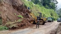 BENCANA tanah longsor cukup dahsyat terjadi di tebing pinggir jalan Bangli-Nongan, tepatnya di Banjar Jehem Kelod, Desa Jehem, Kecamatan Tembuku, Selasa (31/12/2024). Foto: ist BENCANA tanah longsor cukup dahsyat terjadi di tebing pinggir jalan Bangli-Nongan, tepatnya di Banjar Jehem Kelod, Desa Jehem, Kecamatan Tembuku, Selasa (31/12/2024). Foto: ist