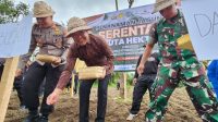 BUPATI Bangli, Sang Nyoman Sedana Arta, bersama Forkopimda Bangli menghadiri kegiatan penanaman jagung serentak 1 juta hektar dalam mendukung program ketahanan pangan yang dilaksanakan di Bangli, berlokasi di Banjar Temaga, Desa Tiga, Kecamatan Susut, Selasa (21/1/2025). Foto: ist BUPATI Bangli, Sang Nyoman Sedana Arta, bersama Forkopimda Bangli menghadiri kegiatan penanaman jagung serentak 1 juta hektar dalam mendukung program ketahanan pangan yang dilaksanakan di Bangli, berlokasi di Banjar Temaga, Desa Tiga, Kecamatan Susut, Selasa (21/1/2025). Foto: ist