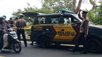 JAJARAN Polres Buleleng saat melakukan olah TKP di lokasi penemuan mayat di hutan lindung Desa Pancasari, Kecamatan Sukasada, Buleleng, belum lama ini. Foto: ist JAJARAN Polres Buleleng saat melakukan olah TKP di lokasi penemuan mayat di hutan lindung Desa Pancasari, Kecamatan Sukasada, Buleleng, belum lama ini. Foto: ist
