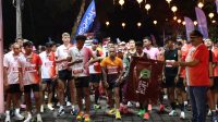 WAKIL Bupati Tabanan, I Made Dirga, melepas peserta lari dalam event “Local Run Tabanan’, di jalan depan Taman Bung Karno, Tabanan, Minggu (23/2/2025). Foto: ist WAKIL Bupati Tabanan, I Made Dirga, melepas peserta lari dalam event “Local Run Tabanan’, di jalan depan Taman Bung Karno, Tabanan, Minggu (23/2/2025). Foto: ist