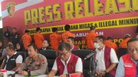 BARESKRIM Polri merilis kasus pengoplosan LPG di Singapadu Tengah. Foto: adi BARESKRIM Polri merilis kasus pengoplosan LPG di Singapadu Tengah. Foto: adi