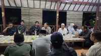 KETUA Fraksi Gerindra DPRD NTB, Sudirsah Sujanto; bersama Wakil Ketua DPRD NTB, Lalu Wirajaya, saat bersilaturahmi dengan jajaran Jurnalis Parlemen NTB, Kamis (3/4/2025) petang. Foto: ist KETUA Fraksi Gerindra DPRD NTB, Sudirsah Sujanto; bersama Wakil Ketua DPRD NTB, Lalu Wirajaya, saat bersilaturahmi dengan jajaran Jurnalis Parlemen NTB, Kamis (3/4/2025) petang. Foto: ist