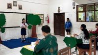 LOMBA dalam rangka memperingati Bulan Bung Karno yang digelar Disdikpora Kota Denpasar di SMPN 12 Denpasar, Rabu (25/6/2025). Ada tiga cabang lomba digelar tingkat SMP se-Kota Denpasar, yaitu lomba pidato, puisi, dan desain poster. Foto: ist LOMBA dalam rangka memperingati Bulan Bung Karno yang digelar Disdikpora Kota Denpasar di SMPN 12 Denpasar, Rabu (25/6/2025). Ada tiga cabang lomba digelar tingkat SMP se-Kota Denpasar, yaitu lomba pidato, puisi, dan desain poster. Foto: ist