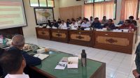 PESERTA FGD Penyusunan Indeks Demokrasi Indonesia (IDI) 2024 di Kesbangpol Provinsi Bali menyimak pemaparan data IDI Provinsi Bali, Rabu (4/6/2025). Foto: hen PESERTA FGD Penyusunan Indeks Demokrasi Indonesia (IDI) 2024 di Kesbangpol Provinsi Bali menyimak pemaparan data IDI Provinsi Bali, Rabu (4/6/2025). Foto: hen