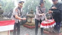POLRES Gianyar melaksanakan kegiatan upacara ziarah di Taman Makam Pahlawan (TMP) Kreta Kirttya Mandala Gianyar. Foto: ist POLRES Gianyar melaksanakan kegiatan upacara ziarah di Taman Makam Pahlawan (TMP) Kreta Kirttya Mandala Gianyar. Foto: ist