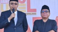 CAWAGUB Suhaili Fadhil Thohir (kanan) bersama Cagub Zulkieflimansyah saat deklarasi Pilgub NTB 2024 lalu. Foto: ist CAWAGUB Suhaili Fadhil Thohir (kanan) bersama Cagub Zulkieflimansyah saat deklarasi Pilgub NTB 2024 lalu. Foto: ist