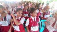 MURID baru SMPN 17 Denpasar antusias dan gembira mengikuti Masa Pengenalan Lingkungan Sekolah (MPLS) Ramah, Senin (21/7/2025). Foto: tra MURID baru SMPN 17 Denpasar antusias dan gembira mengikuti Masa Pengenalan Lingkungan Sekolah (MPLS) Ramah, Senin (21/7/2025). Foto: tra