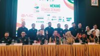 Pj. Sekda NTB, Lalu Moh Faozal (dua kanan), bersama Gubernur Lalu Muhamad Iqbal dan Wagub Indah Dhamayanti Putri saat memberi keterangan kepada media, Senin (14/7/2025). Foto: ist Pj. Sekda NTB, Lalu Moh Faozal (dua kanan), bersama Gubernur Lalu Muhamad Iqbal dan Wagub Indah Dhamayanti Putri saat memberi keterangan kepada media, Senin (14/7/2025). Foto: ist