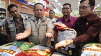 MENINDAKLANJUTI maraknya isu beras oplosan yang meresahkan masyarakat, Tim Satuan Tugas Pangan Polda Bali bersama Dinas Pertanian, Balai POM, Bulog melakukan inspeksi mendadak ke sejumlah titik distribusi pangan di Provinsi Bali pada Selasa (22/7/2025). Foto: ist MENINDAKLANJUTI maraknya isu beras oplosan yang meresahkan masyarakat, Tim Satuan Tugas Pangan Polda Bali bersama Dinas Pertanian, Balai POM, Bulog melakukan inspeksi mendadak ke sejumlah titik distribusi pangan di Provinsi Bali pada Selasa (22/7/2025). Foto: ist