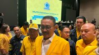 DEMER diwawancarai media usai Musda Partai Golkar pada 13 Juli lalu. Foto: ist DEMER diwawancarai media usai Musda Partai Golkar pada 13 Juli lalu. Foto: ist