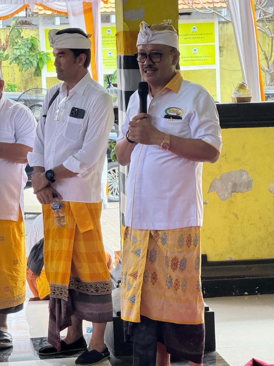 DEMER saat memberi sambutan usai upacara mecaru di DPD Partai Golkar Bali, Minggu (10/8/2025). Foto: ist