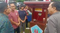 STASIUN pengisian baterai smartphone karya SMPN 2 Denpasar yang diberi nama Dwi Surya Kencana ditampilkan saat pembukaan Spentwo Festival 4.0 serangkaian HUT ke-60 SMPN 2 Denpasar, Jumat (29/8/2025). Foto: tra STASIUN pengisian baterai smartphone karya SMPN 2 Denpasar yang diberi nama Dwi Surya Kencana ditampilkan saat pembukaan Spentwo Festival 4.0 serangkaian HUT ke-60 SMPN 2 Denpasar, Jumat (29/8/2025). Foto: tra