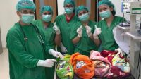 BAYI kembar empat lahir dalam kondisi selamat di RS BMC (Bangli Medical Center), Rabu (27/8/2025). Empat bayi berjenis kelamin perempuan itu merupakan putri dari Kadek Artika, warga Banjar Penarukan, Desa Peninjoan, Kecamatan Tembuku, Bangli. Foto: ist BAYI kembar empat lahir dalam kondisi selamat di RS BMC (Bangli Medical Center), Rabu (27/8/2025). Empat bayi berjenis kelamin perempuan itu merupakan putri dari Kadek Artika, warga Banjar Penarukan, Desa Peninjoan, Kecamatan Tembuku, Bangli. Foto: ist