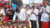BUPATI Bangli, Sang Nyoman Sedana Arta; didampingi Wakil Bupati I Wayan Diar, Ketua DPRD Bangli, I Ketut Suastika; Wakil Ketua DPRD Bangli, Nyoman Budiada dan I Komang Carles, meresmikan gedung baru Perumda Air Minum Tirta Danu Arta (PDAM Bangli). Foto: ist BUPATI Bangli, Sang Nyoman Sedana Arta; didampingi Wakil Bupati I Wayan Diar, Ketua DPRD Bangli, I Ketut Suastika; Wakil Ketua DPRD Bangli, Nyoman Budiada dan I Komang Carles, meresmikan gedung baru Perumda Air Minum Tirta Danu Arta (PDAM Bangli). Foto: ist