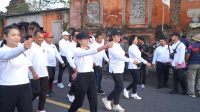 EVA Satria antusias mengikuti lomba gerak jalan 17 km di Kabupaten Klungkung, Selasa (12/8/2025). Foto: ist EVA Satria antusias mengikuti lomba gerak jalan 17 km di Kabupaten Klungkung, Selasa (12/8/2025). Foto: ist