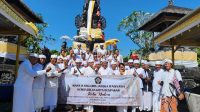 MAHA Warga Bhujangga Waisnawa Kemoncolan Kota Denpasar menyelenggarakan kegiatan tirta yatra ke Banyuwangi, Jawa Timur, Sabtu-Minggu (9-10/8/2025). Foto: ist MAHA Warga Bhujangga Waisnawa Kemoncolan Kota Denpasar menyelenggarakan kegiatan tirta yatra ke Banyuwangi, Jawa Timur, Sabtu-Minggu (9-10/8/2025). Foto: ist